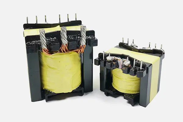 Qual è la connessione tra il nucleo del trasformatore ad alta frequenza e il trasformatore?